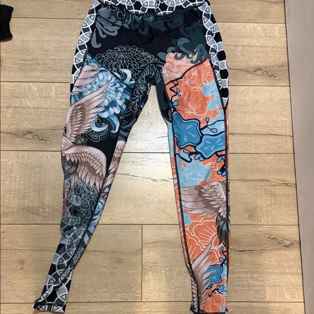 Printed High-Waist Performance Leggings - Multicolor